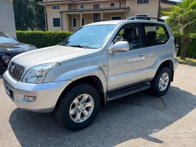 Usata Toyota Land Cruiser Sol 163 CV (119 kW) 2004 Grigio SUV