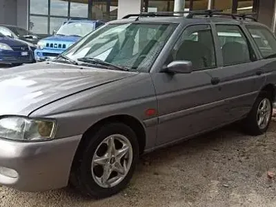 Usata Ford Escort 89 CV (65 kW) 1998 Grigio Station wagon