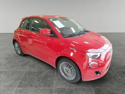 Usata Fiat 500e Red 69 kW (95 CV) 2024 Rosso Berlina