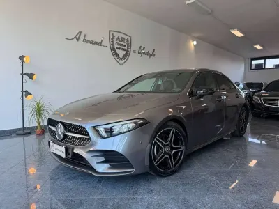 Usata Mercedes A180 Premium 116 CV (85 kW) 2019 Selenite grey Berlina