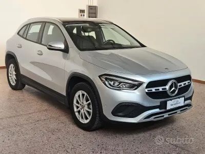 Usata Mercedes GLA200 Business 150 CV (110 kW) 2022 Grigio SUV