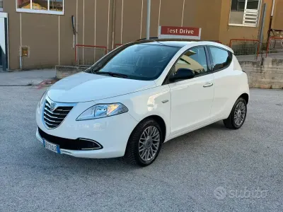 Usata Lancia Ypsilon 95 CV (69 kW) 2012 Utilitaria