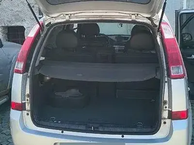Usata Opel Meriva 101 CV (74 kW) 2005 Grigio Monovolume