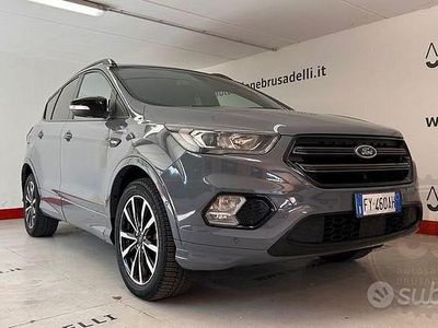 Usata Ford Kuga ST-Line 120 CV (88 kW) 2019 Grigio SUV
