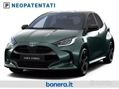 Nuova Toyota Yaris Hybrid Premium 92 CV (67 kW) 2026 Verde Berlina