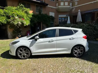 Usata Ford Fiesta ST-Line 125 CV (91 kW) 2018 Bianco Utilitaria