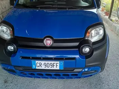 Usata Fiat Panda Cross Cross 69 CV (50 kW) 2017 Bluazzurro Utilitaria