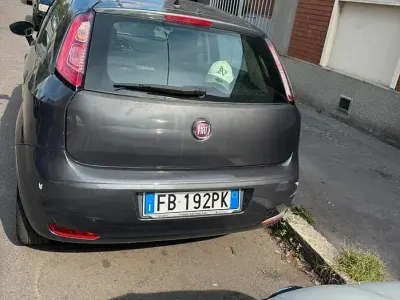 Usata Fiat Punto Evo 69 CV (50 kW) 2013 Grigio Utilitaria