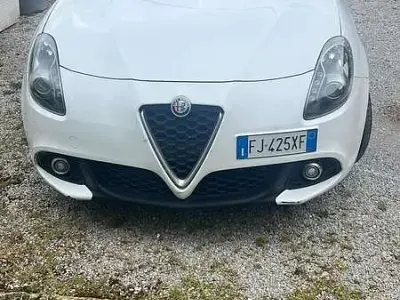 Gebraucht Alfa Romeo Giulietta 120 PS (88 kW) 2017 Weiß Kleinwagen