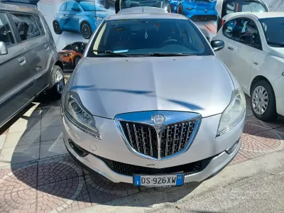 Usata Lancia Delta 120 CV (88 kW) 2008 Grigio Utilitaria