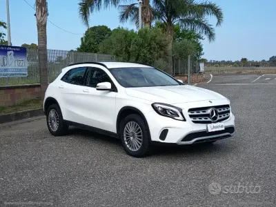 Usata Mercedes GLA200 Business 136 CV (100 kW) 2019 Bianco SUV