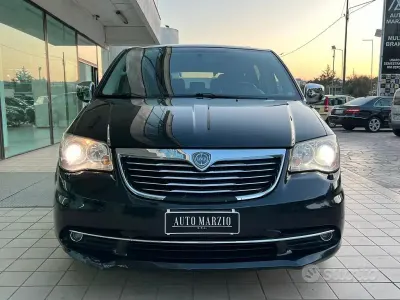 Gebraucht Lancia Voyager Platinum 177 PS (130 kW) 2013 Schwarz Van / Kleinbus