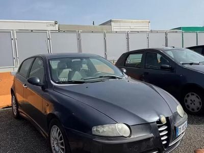 Usata Alfa Romeo 147 115 CV (84 kW) 2002 Nero Utilitaria