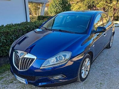 usata Lancia Delta 1.6 MJT DPF Gold TENUTA BENISSIMO, CERCHI IN LEGA, VOLANTE MULTIFUNZIONE, BRACCIOLO, FENDINEBBIA!!!!