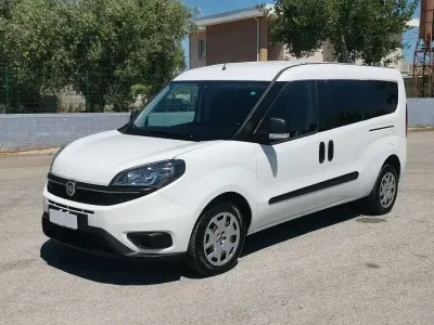 Usata Fiat Doblò 105 CV (77 kW) 2022 Bianco Monovolume