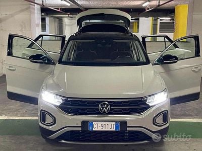 Usata VW T-Roc Life 110 CV (80 kW) 2024 Bianco SUV