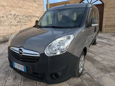 Usata Opel Combo 105 CV (77 kW) 2016 Bronzo Monovolume