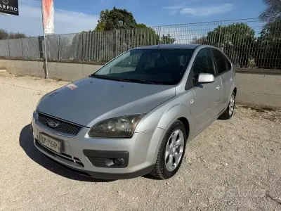 Usata Ford Focus 90 CV (66 kW) 2008 Grigio Berlina