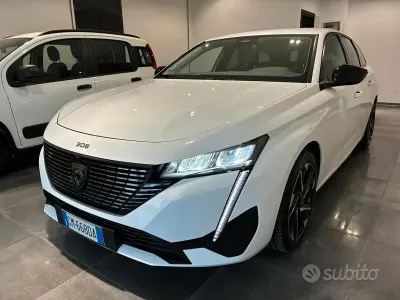 Usado Peugeot 308 Allure 131 CV (96 kW) 2022 Blanco Familiar