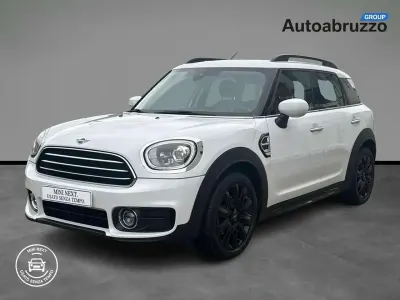 Usata Mini One Countryman 116 CV (85 kW) 2020 Light white SUV