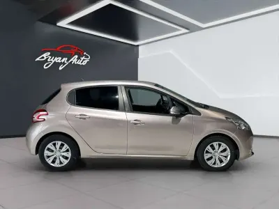 Usata Peugeot 208 Active 82 CV (60 kW) 2013 Other Utilitaria