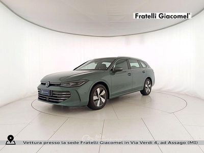 Verde Usata 2024 VW Passat Business Station wagon | 32.400 € (Ottimo prezzo)