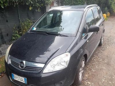 Usata Opel Zafira 2011 Nero Monovolume