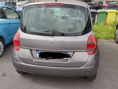 Käytetty Renault Modus 106 HP (77 kW) 2008 Harmaa Tila-auto