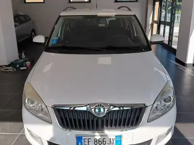Usata Skoda Fabia 69 CV (50 kW) 2011 Bianco Station wagon