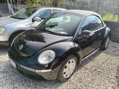 Usata VW New Beetle 105 CV (77 kW) 2006 Nero Utilitaria