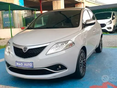 Usata Lancia Ypsilon 69 CV (50 kW) 2017 Grigio Utilitaria