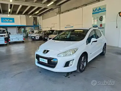 Usata Peugeot 308 112 CV (82 kW) 2012 Bianco Berlina