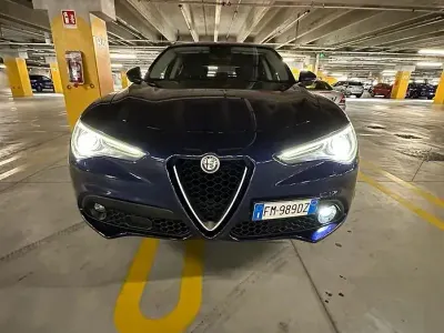 Usata Alfa Romeo Stelvio 179 CV (131 kW) 2017 Bluazzurro SUV