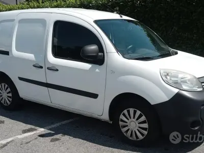 Usata Renault Kangoo 75 CV (55 kW) 2013 Bianco Monovolume