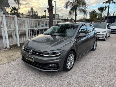 Usata VW Polo R-line 90 CV (66 kW) 2019 Grigio Utilitaria