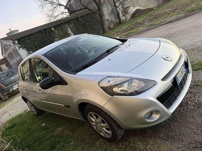 Usata Renault Clio II 75 CV (55 kW) 2011 Argento Berlina