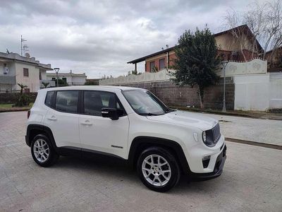 Begagnad Jeep Renegade Limited 131 HK (96 kW) 2023 Vit SUV