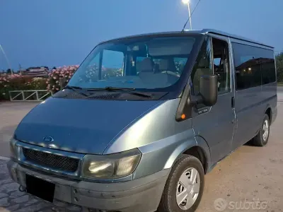 Usata Ford Transit 86 CV (63 kW) 2001 Grigio Furgone