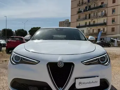 Usata Alfa Romeo Stelvio Business 160 CV (117 kW) 2020 Bianco SUV