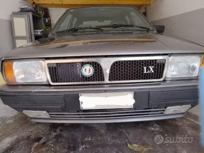 Usata Lancia Delta 75 CV (55 kW) 1990 Grigio Utilitaria