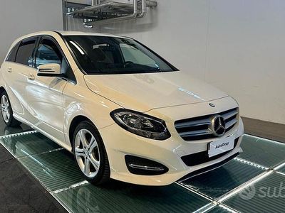 Gebraucht Mercedes B180 109 PS (80 kW) 2016 Weiß Van / Kleinbus
