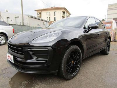 Usata Porsche Macan 265 CV (194 kW) 2022 Jet black metallic SUV