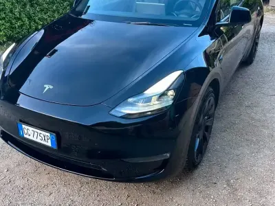Usata Tesla Model Y Long Range AWD 152 kW (208 CV) 2021 Nero SUV
