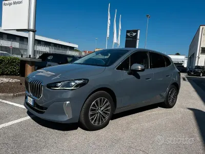 Usata BMW 218 Active Tourer Luxury Line 150 CV (110 kW) 2023 Grigio Monovolume