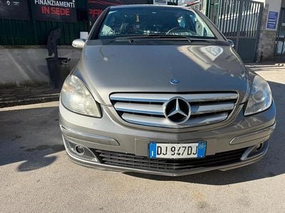 Usata Mercedes B180 109 CV (80 kW) 2008 Oro Monovolume
