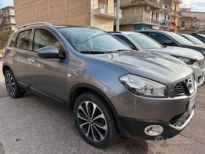 Grigio Usata 2012 Nissan Qashqai Tekna SUV | 6800 € (Buon prezzo)