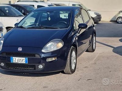 Usata Fiat Punto Lounge 75 CV (55 kW) 2015 Blu Utilitaria