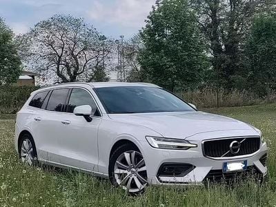 Usata Volvo V60 Business Edition 190 CV (139 kW) 2018 Bianco Station wagon