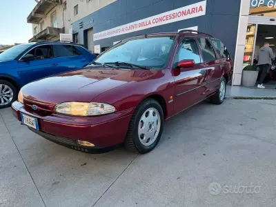 Gebraucht Ford Mondeo 132 PS (97 kW) 1996 Violett Kombi