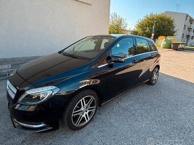 Gebraucht Mercedes B180 109 PS (80 kW) 2013 Schwarz Van / Kleinbus